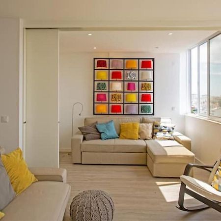 Magnificent 1 Bedroom Apartment With Views Over The Ocean Costa de Caparica Eksteriør billede